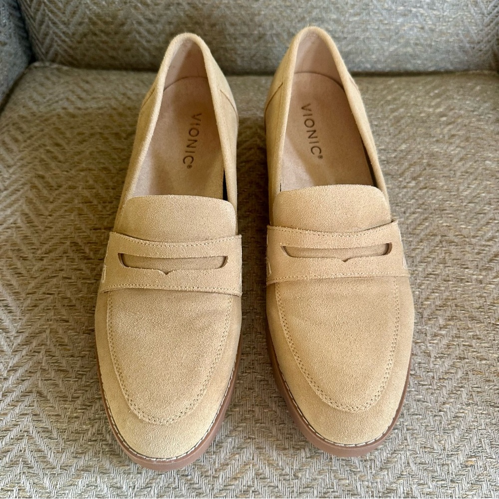 Vionic Cheryl II Lug Penny Loafer, Sand Suede - Picture 3 of 8